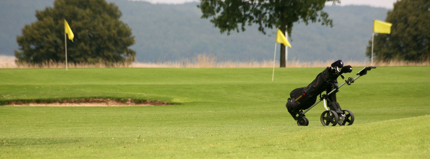 Auswahl des Golftrolleys nach Golfplatzbeschaffenheit